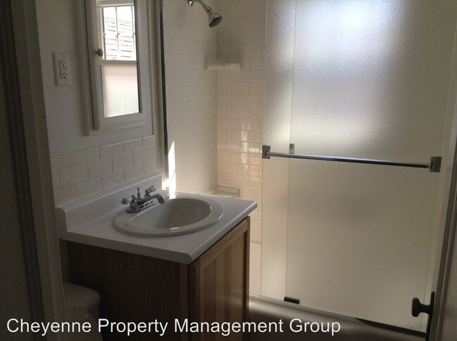 Foto del edificio - 1715 E Pershing Blvd