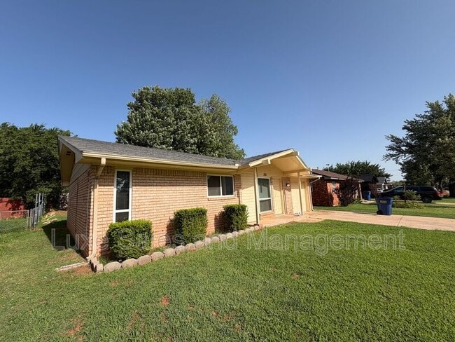 Photo - 205 S Meadow Ln House