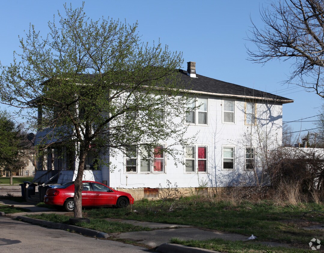 Primary Photo - 3552 Bluff St