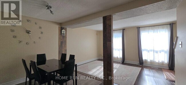 Photo du bâtiment - 1994 Greenway Pky