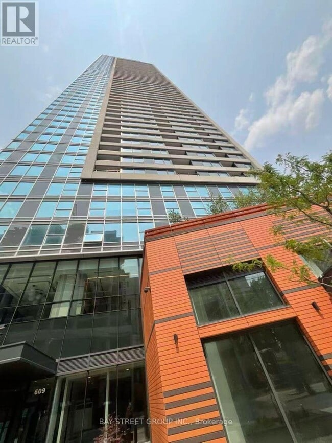 Building Photo - 609 Sherbourne St