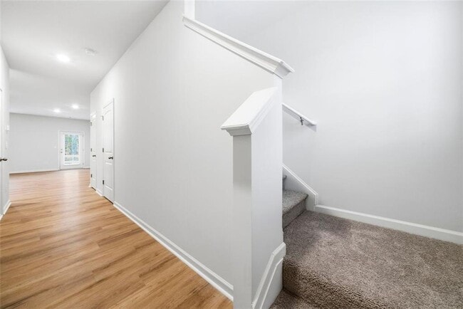 Building Photo - 5961 Skylar Dr