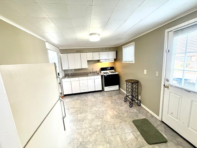 Photo - Seneca Turnpike East 220/222 Apartment