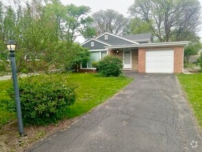 Building Photo - 565 Ridge Rd