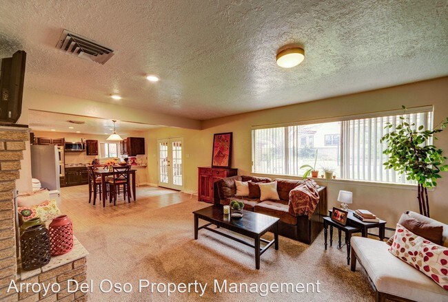 Building Photo - 424 Monte Alto Pl NE