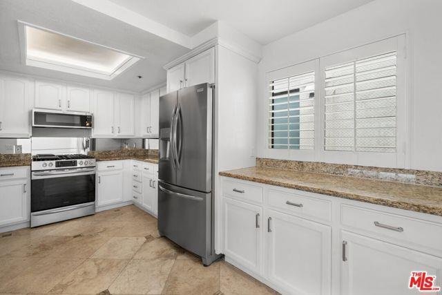 Building Photo - 1722 Malcolm Avenue Apt #404, Los Angeles,...