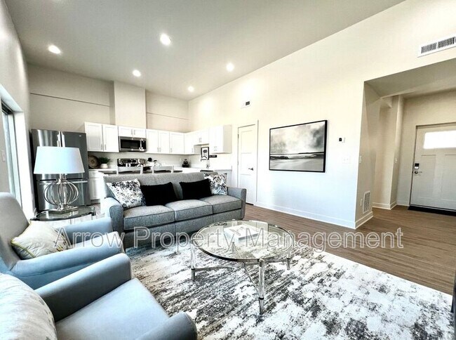 Foto del edificio - 1215 Claude Rd