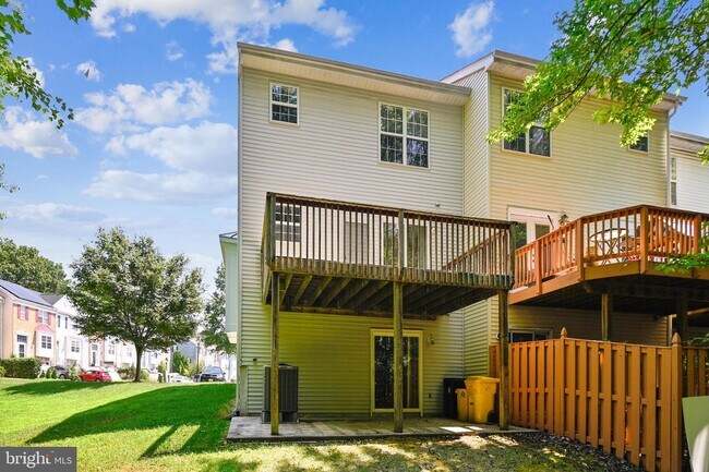 Building Photo - 168 Pinecove Ave