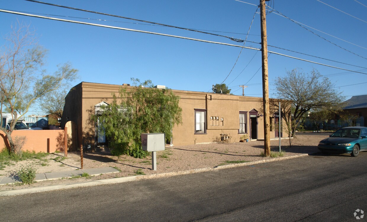 Building Photo - 839 S 8th Ave