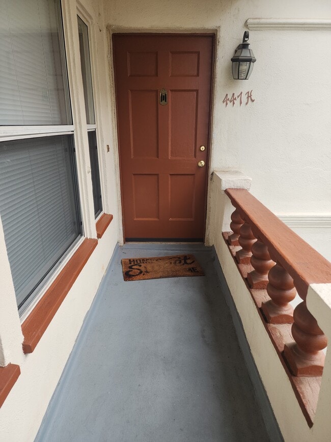 447 OAK APT H FRONT DOOR - 447 N Oakhurst Dr