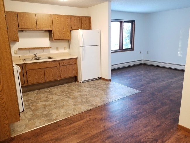 Building Photo - Ashwood Apartments NEW - 513 - #110