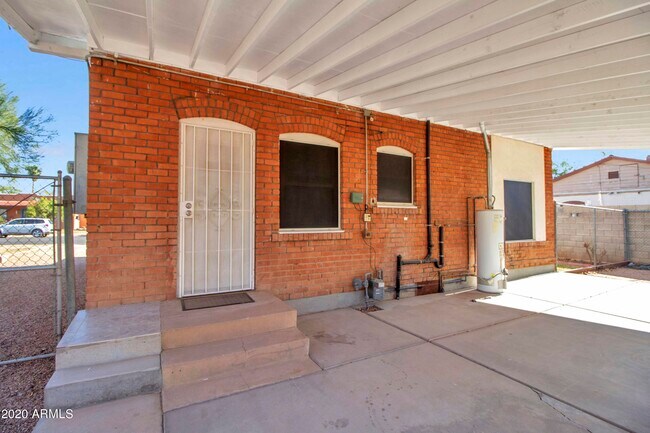 Building Photo - 2506 N Edgemere St