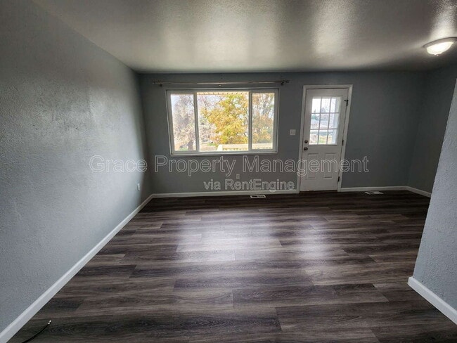 Building Photo - 774 W Cleveland Cir