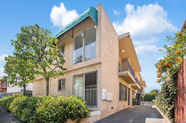 Upstairs unit tucked away from it all - 8020 Blackburn Ave