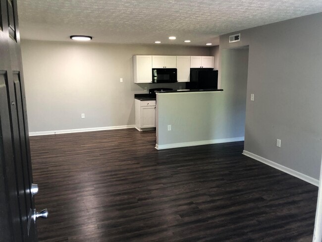 Building Photo - 5536 Cedar St