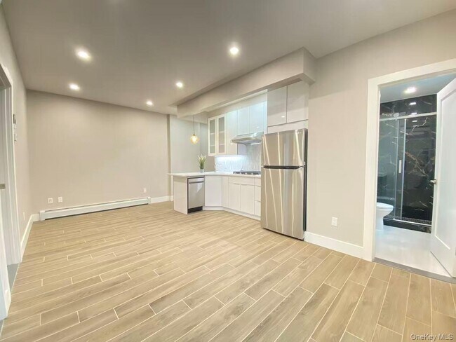 Foto del edificio - 89-21 69th Rd