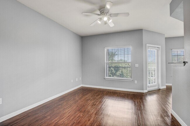 Building Photo - 2320 Gracy Farms Ln