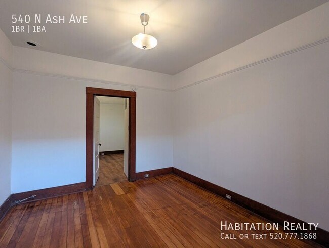 Foto del edificio - 540 N Ash Ave