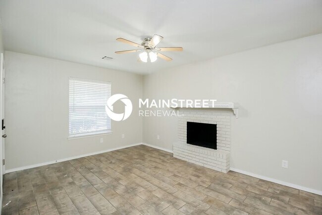 Foto del edificio - 3 Bedroom Pet-Friendly Home in MOORE, OK with Main Street Renewal