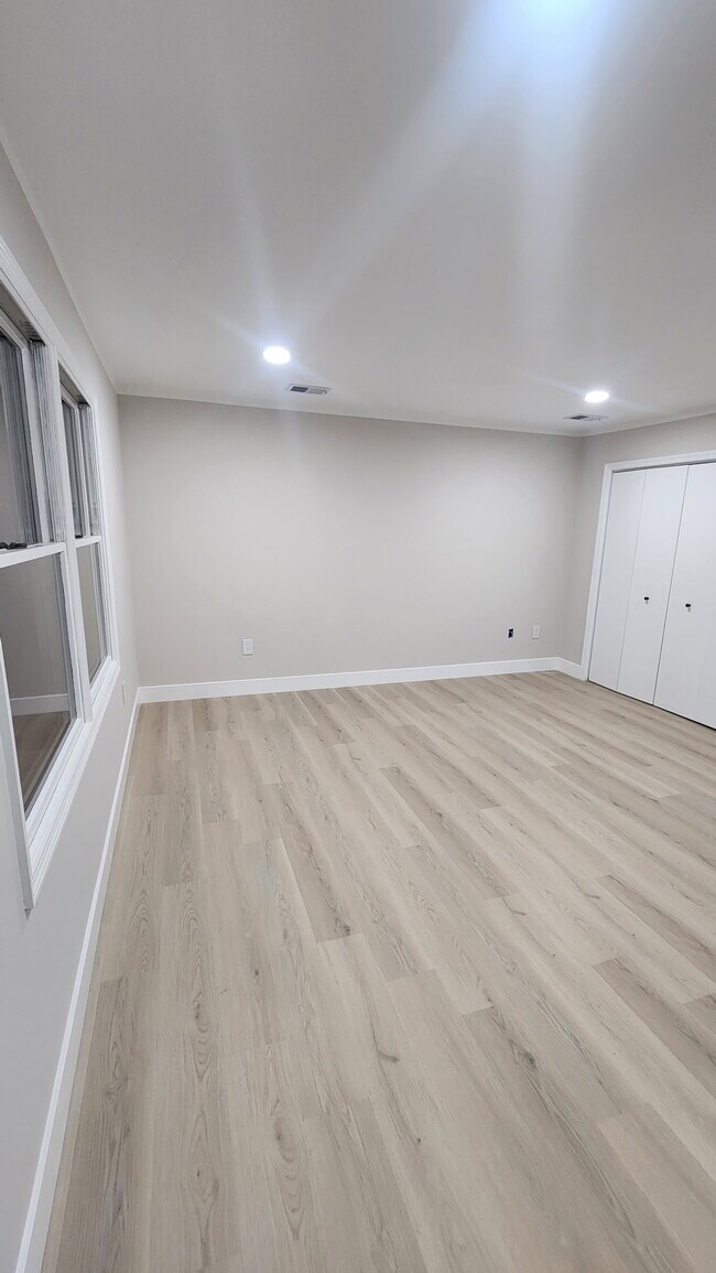 Foto del edificio - 731 Lake Ave