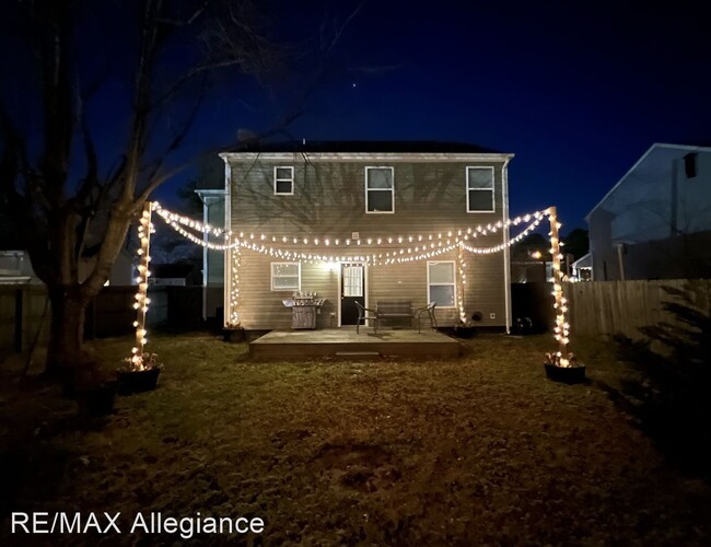 Building Photo - 4 br, 2.5 bath House - 2320 ASPIN STREET