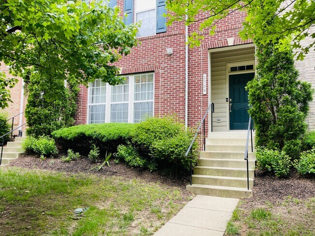 Foto del edificio - POTOMAC CLUB - SECONDS TO STONEBRIDGE - EASY REVERSE COMMUTE TO QUANTICO
