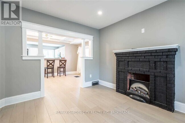 Building Photo - 96 Beechwood Ave