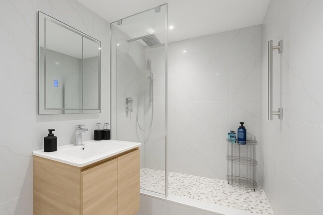 Building Photo - 5601 Collins Ave