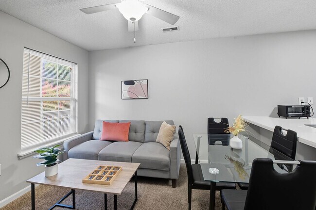 Building Photo - 254 Kings Creek Dr