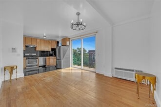 Building Photo - 2155 Daly Ave