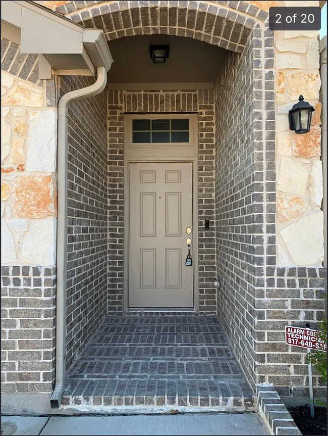 Photo - 469 Pollyann Trl House