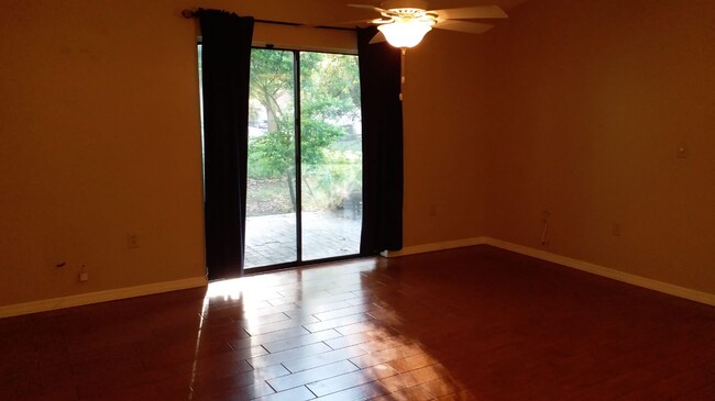 Building Photo - 1141 Deer Hollow Pl