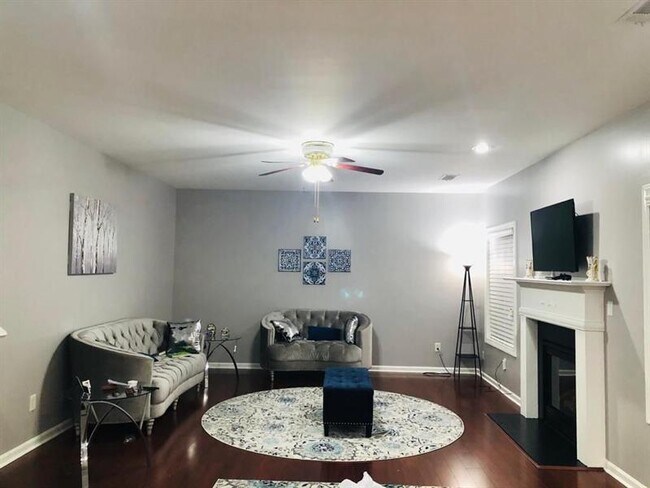 Building Photo - 1348 Scenic Pines Dr