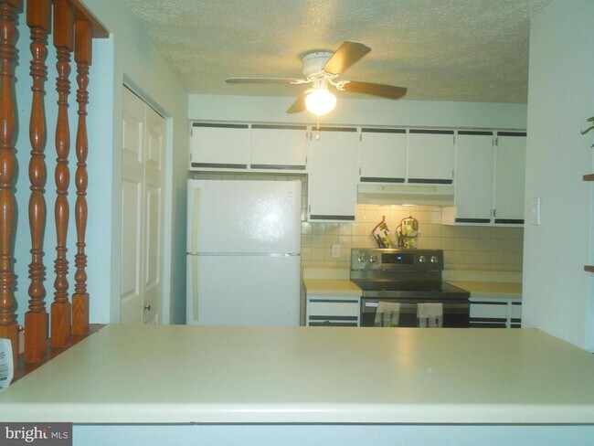 Building Photo - 8030 Abbey Ct