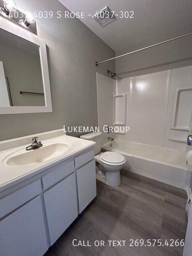 Building Photo - 4031-4039 S Rose-4037-302