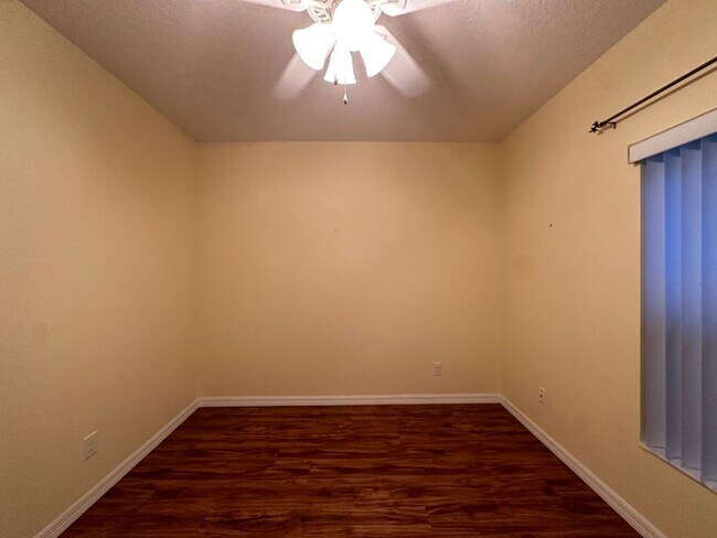 Foto del edificio - Beautiful Home in a Quiet Family Friendly ...
