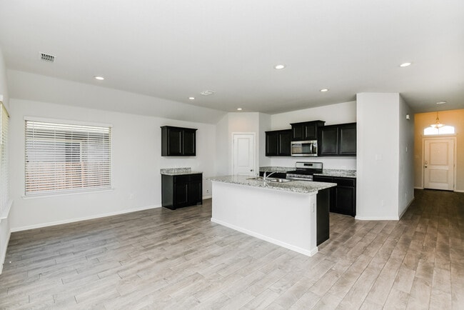 Building Photo - 9732 Walnut Cove Dr