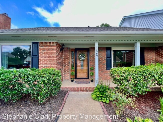 Building Photo - 4 br, 2 bath House - 1669 Devon Way