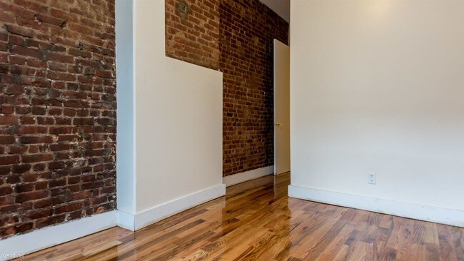 Building Photo - 3 br, 1 bath Apartment - 88 George St Unit 1H