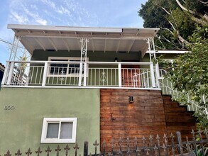 Building Photo - 1200 Laveta Terrace