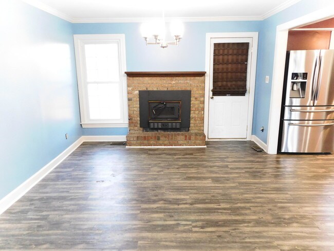 Building Photo - 118 Karol Dr