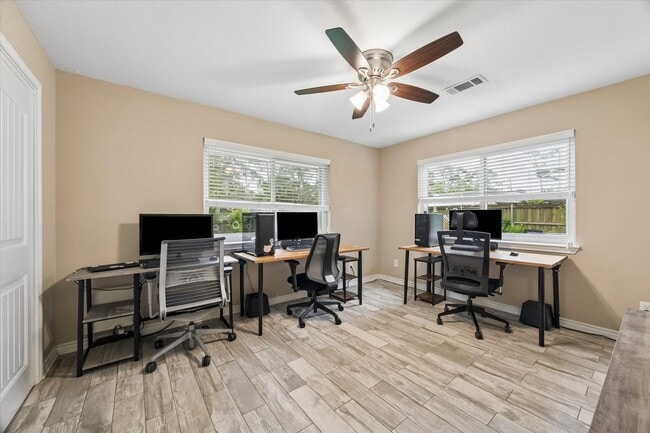Building Photo - 3711 Manor Ln