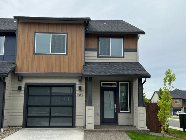 Photo - Builder Model End Unit Prairie Commons Luxury Townhome for Lease - 11913 NE 109th St