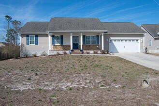 Building Photo - 303 Sinclair Ln