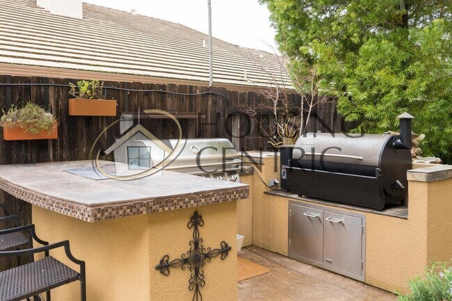 Building Photo - Executive Folsom Rental with a Pool, Energ...