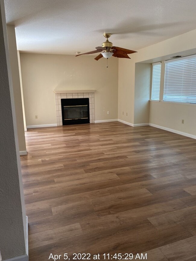 Building Photo - Large Corner Lot