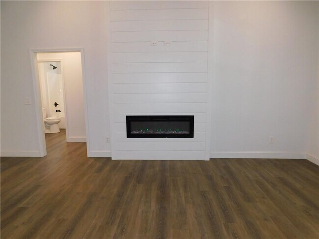 Building Photo - 310 Harmony Dr
