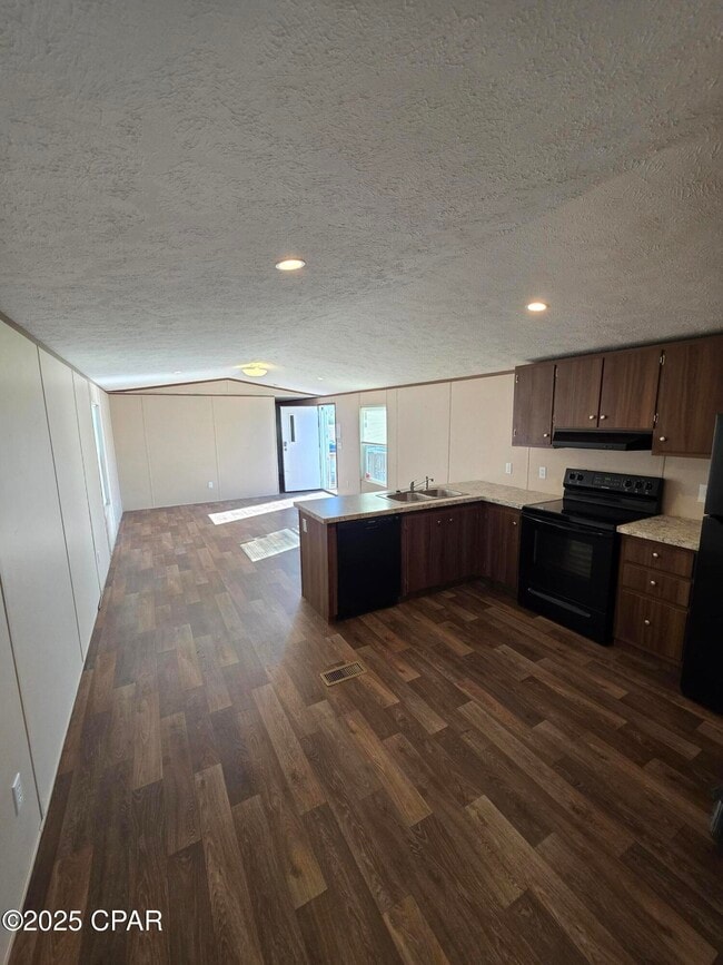 Building Photo - 5921 Nadine Rd