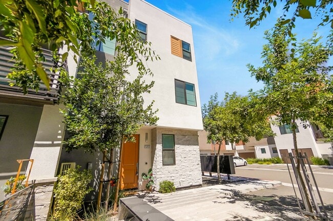 Building Photo - 5856 Cadence Ave