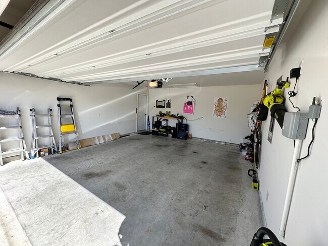 Building Photo - 11232 Westpond Dr